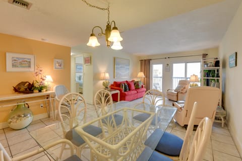 Panama City Beach Retreat w/ Pool & Ocean Views! Apartment in Sunnyside