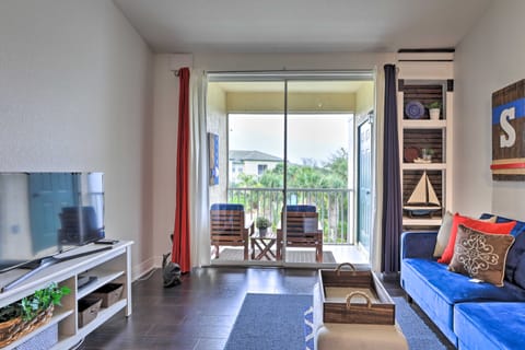 Resort-Style Condo w/ Pool: 6 Mi to Magic Kingdom Apartment in Four Corners