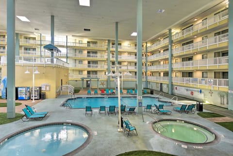 Walk to Waves: Hilton Head Condo & Resort Life Apartment in Hilton Head Island