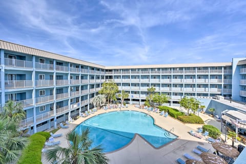 Walk to Waves: Hilton Head Condo & Resort Life Apartment in Hilton Head Island