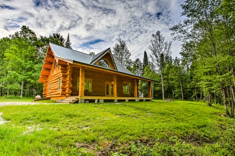Custom Log Cabin w/ Deck & 45 Acres By Pine River! House in Michigan