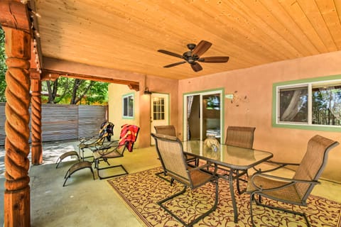 Cozy Home w/ Media Room: Short Walk to Taos Plaza! House in Taos
