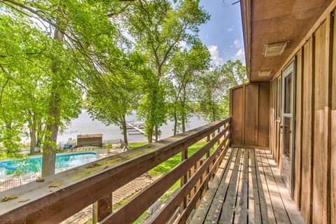 Clearwater Lake Getaway w/ Shared Pool & Boat Dock Apartment in Clearwater Lake