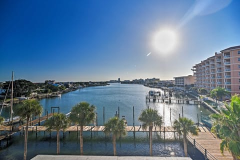 Bayfront Clearwater Beach Condo w/ Pool Access! Apartment in Clearwater Beach