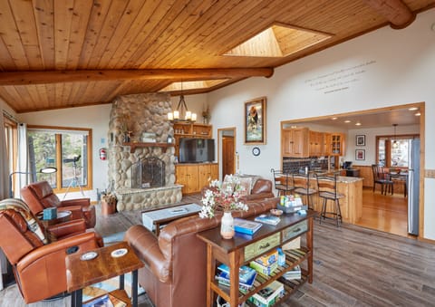 'Reflections' Cabin on Lake Superior - Near Lutsen House in Minnesota