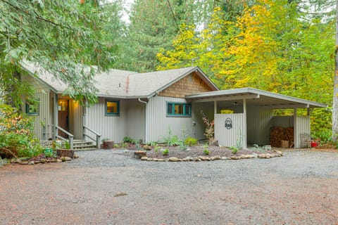 Fishing & Rafting: McKenzie River Cabin! House in McKenzie River