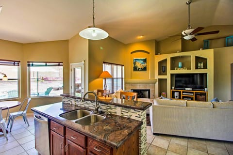 Tucson Home w/Pool & Santa Catalina Mtn Views House in Casas Adobes