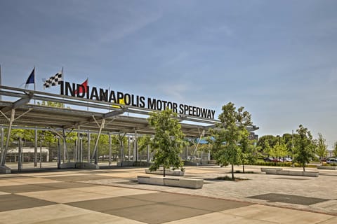 Indianapolis Vacation Rental - Walk to the IMS! House in Indianapolis
