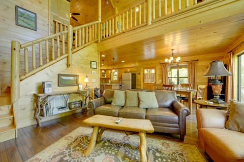 Hot Tub, Fire Pit & Mtn Views: Bryson City Escape House in Swain County