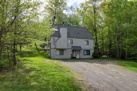 Spacious Home Adjacent to Mt. Snow w/ Game Room! House in Dover