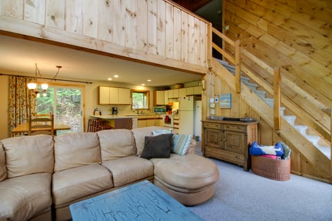 Spacious Home Adjacent to Mt. Snow w/ Game Room! House in Dover