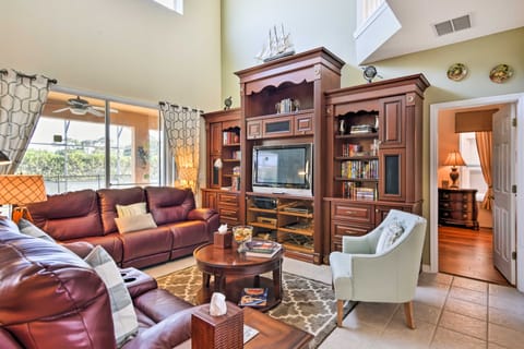 Luxe Terra Verde Villa w/ Theater: 6 Mi to Disney! House in Kissimmee