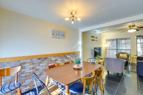 3 Mi to UF: Townhome w/ Patio in Gainesville! Apartment in Gainesville