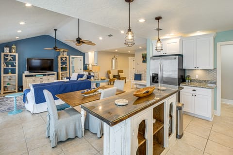 Fish & Boat On-Site! Coastal Pass Christian Escape House in Pass Christian