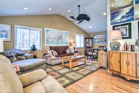 9 Mi to Ocean City Beaches: Retreat w/ Patio House in Ocean Pines