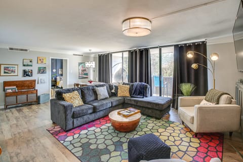 Mid-Century Modern Condo on Lake Hamilton! Apartment in Rockwell