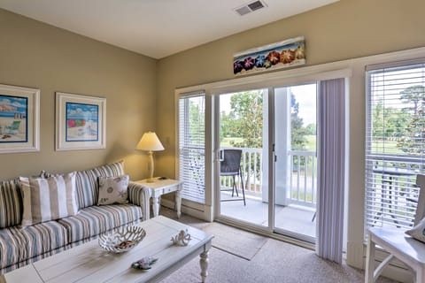 Relax by Pool & Golf: Chic Myrtle Beach Condo Apartment in Carolina Forest