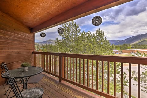 Steps to Grand Lake: Condo w/ Deck & Mtn Views Apartment in Grand Lake