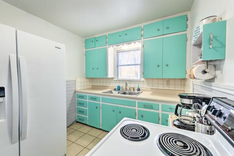 Home 2 Mi to Dtwn Temple! Bring Your Pets House in Temple