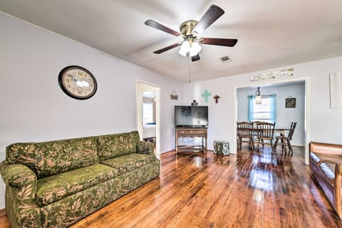 Home 2 Mi to Dtwn Temple! Bring Your Pets House in Temple