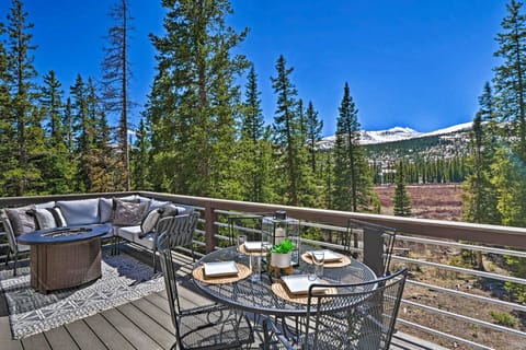 Mountain Cabin w/ Views + Firepit: 25 Mi to Skiing House in Park County