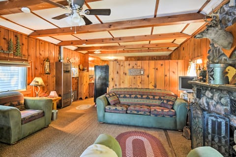 11 Mi to Snow Snake Ski! Lake House w/ Boat Dock House in Michigan