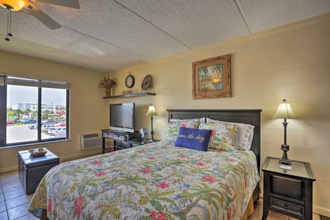 Ocean-View St Augustine Studio w/ Pool Access! Apartment in Crescent Beach