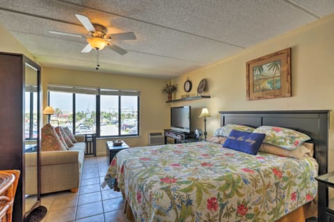 Ocean-View St Augustine Studio w/ Pool Access! Apartment in Crescent Beach