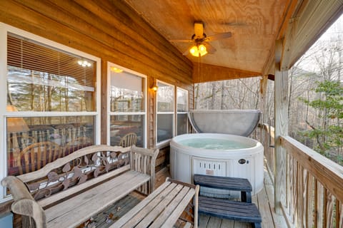 Pet-Friendly Smoky Mountain Cabin: Hunt & Fish! House in Fontana Lake