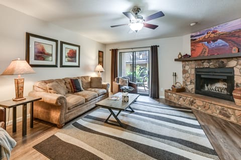 Mtn Views + Hot Tub Access: Sedona Golf Retreat! Apartment in Village of Oak Creek