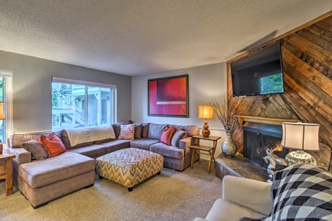 Walk to Slopes: Dtwn Breckenridge Condo on Main St Apartment in Breckenridge
