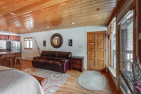 Hot Tub Access: Studio 2 Mi to Taos Ski Resort Apartment in Taos Ski Valley