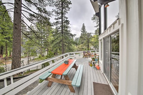 Lake Arrowhead A-Frame House w/ Private Hot Tub! House in Lake Arrowhead