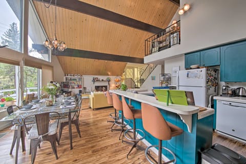 Lake Arrowhead A-Frame House w/ Private Hot Tub! House in Lake Arrowhead