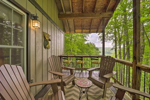 3 Mi to Beech Mtn Resort: Gem w/ Views & Fireplace House in Beech Mountain
