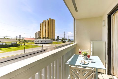 PCB Condo w/ Pool & Grill Access - Walk to Beach! Apartment in Panama City Beach
