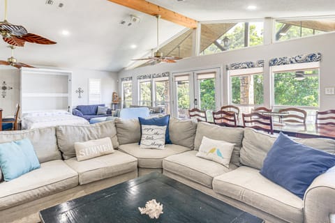 Luxury Lake Granbury Home: Dock, Hot Tub & Decks! House in Granbury