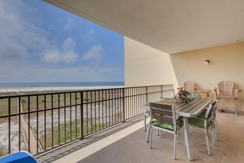 Beachfront Dauphin Island Condo w/ 2 Pools & Sauna Apartment in Dauphin Island