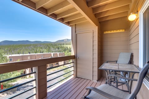 Stunning Mountain Views: Silverthorne Condo! Apartment in Wildernest