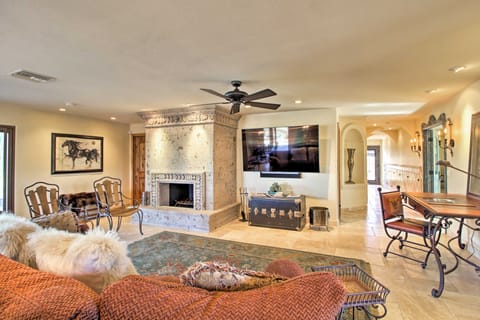 Luxe Tucson Vineyard Home w/ Views & Fire Pit House in Tortolita