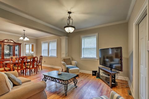 Spacious Mount Pleasant Home: 5 Mi to Beach House in Mount Pleasant