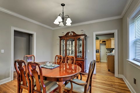 Spacious Mount Pleasant Home: 5 Mi to Beach House in Mount Pleasant