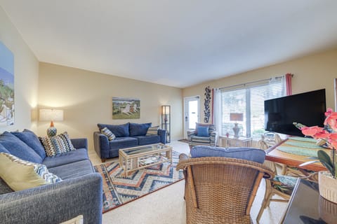 Ft Lauderdale Apt w/ Pool - 1 Mi to Beach Access! Apartment in Nurmi Isles