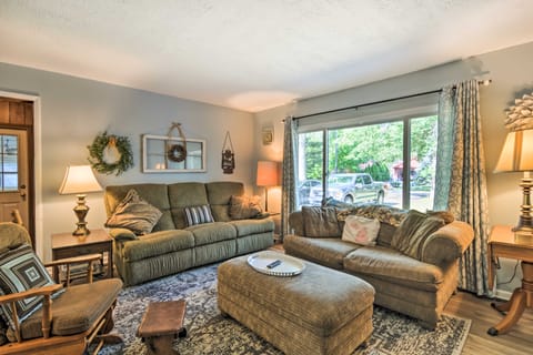 Higgins Lake Getaway w/ Fire Pit, Walk to Beach! House in Michigan