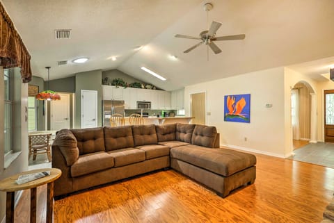 Charming Waldo Getaway Near Lake Santa Fe! House in Florida