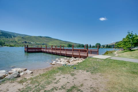 Walk to Beaver Creek Shuttle! Avon Condo w/ Deck Apartment in Avon