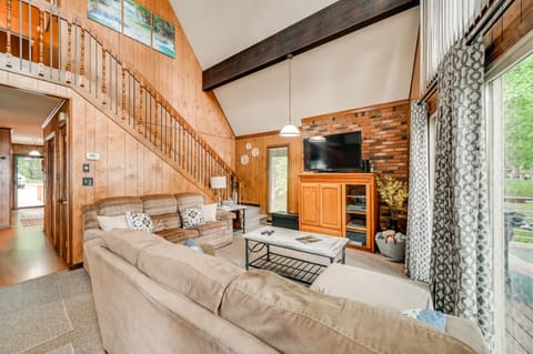 Cozy Dover Home w/ Boat Dock, Fire Pit & Deck! House in Tennessee