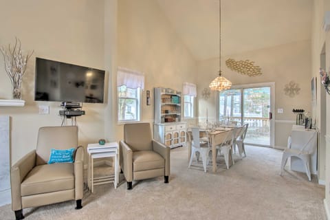 Pool Access, Deck & Grill: Ocean Pines Getaway House in Ocean Pines