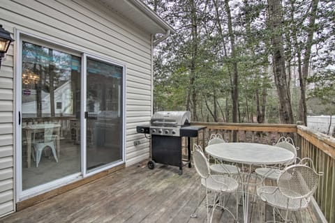 Pool Access, Deck & Grill: Ocean Pines Getaway House in Ocean Pines