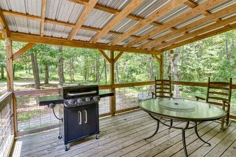 Serene & Secluded Alabama Cabin w/ Covered Deck! House in Alabama